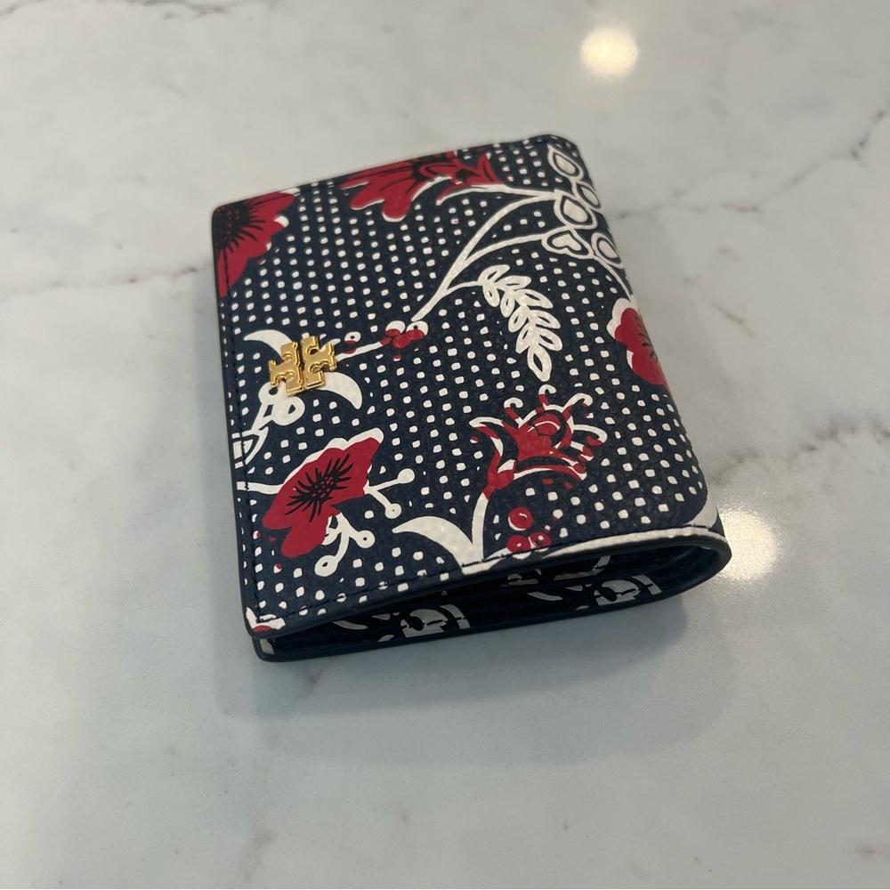 NWT Tory Burch Blake Black and White Floral mini Wallet